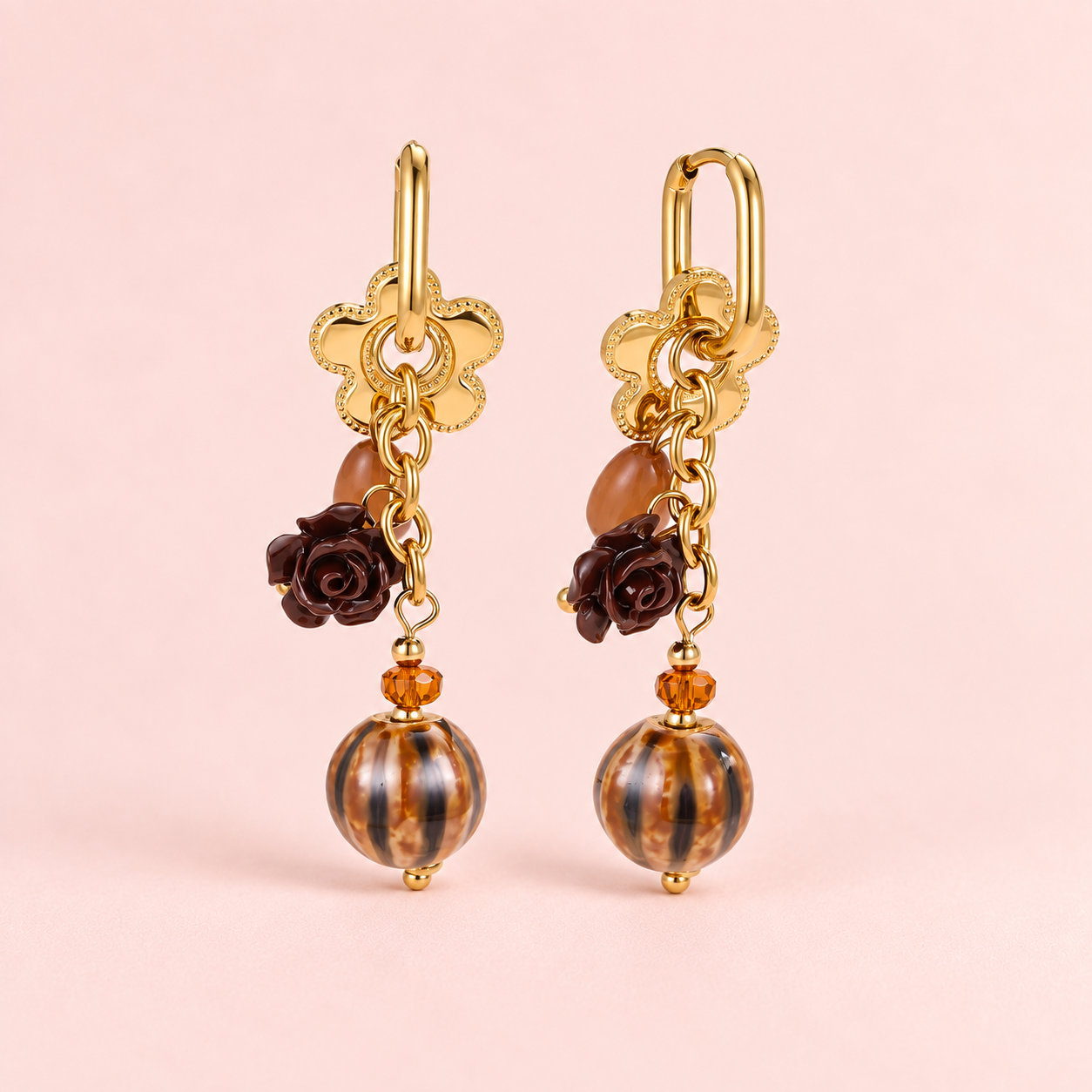Goldene Blume mit brauner Rose Ohrringe "Herbstrose" mit schönen Details – vergoldet, 54 × 13 mm