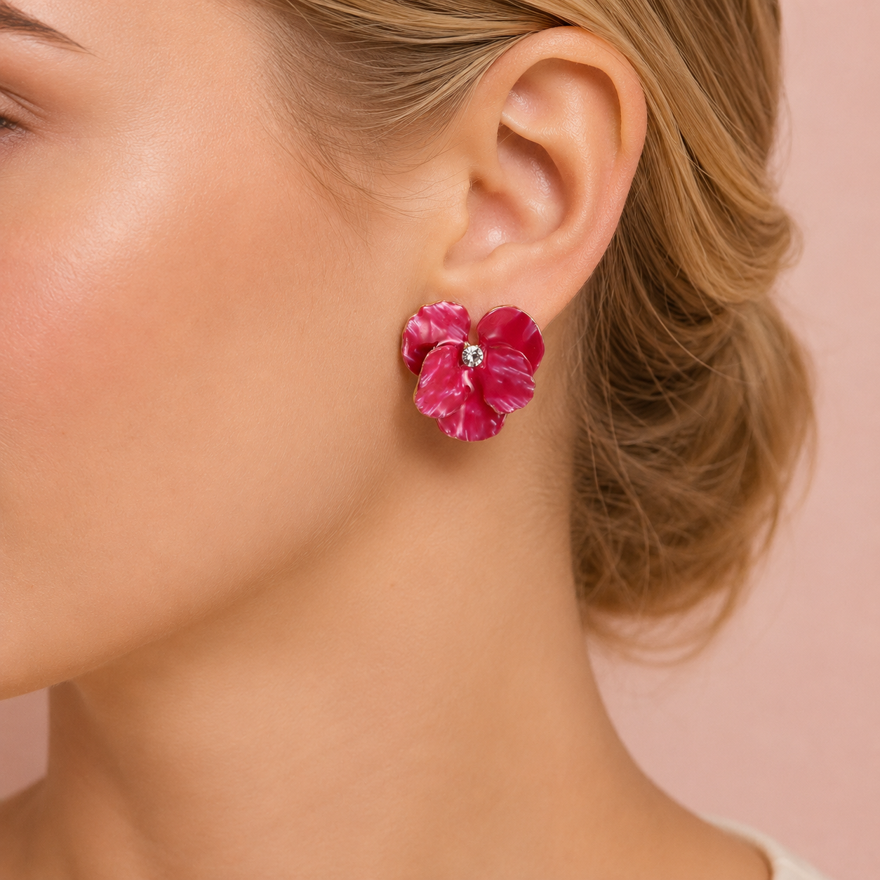 Pinke Blumen Ohrstecker mit Emaille – vergoldet, 25 mm