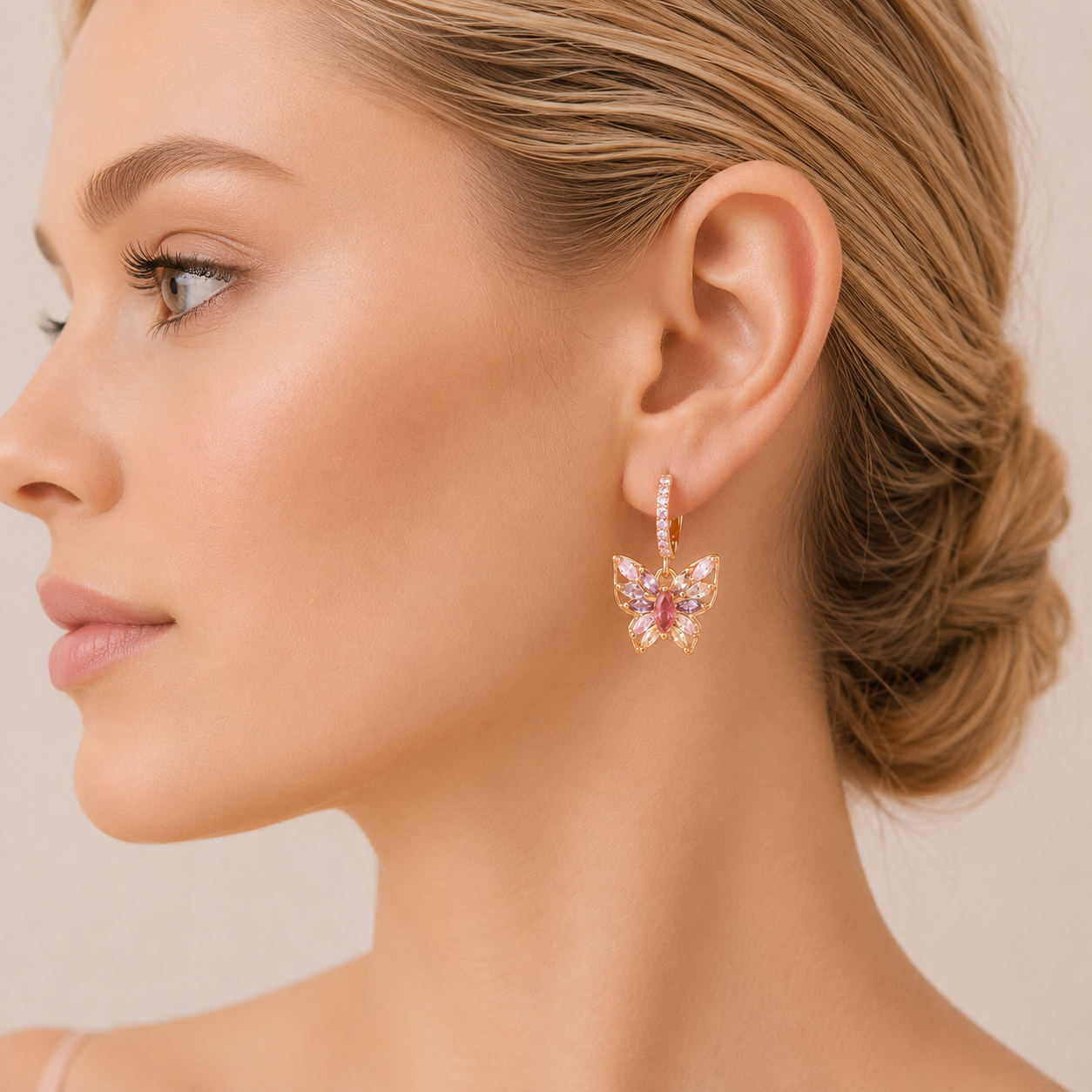Schmetterlings Creolen mit Zirkonia – vergoldet, 22 mm