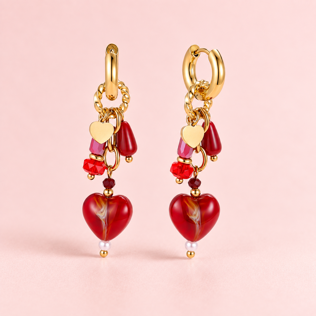 Rote Herz Ohrringe "Red Heart" mit schönen Details – vergoldet, 48 × 14 mm
