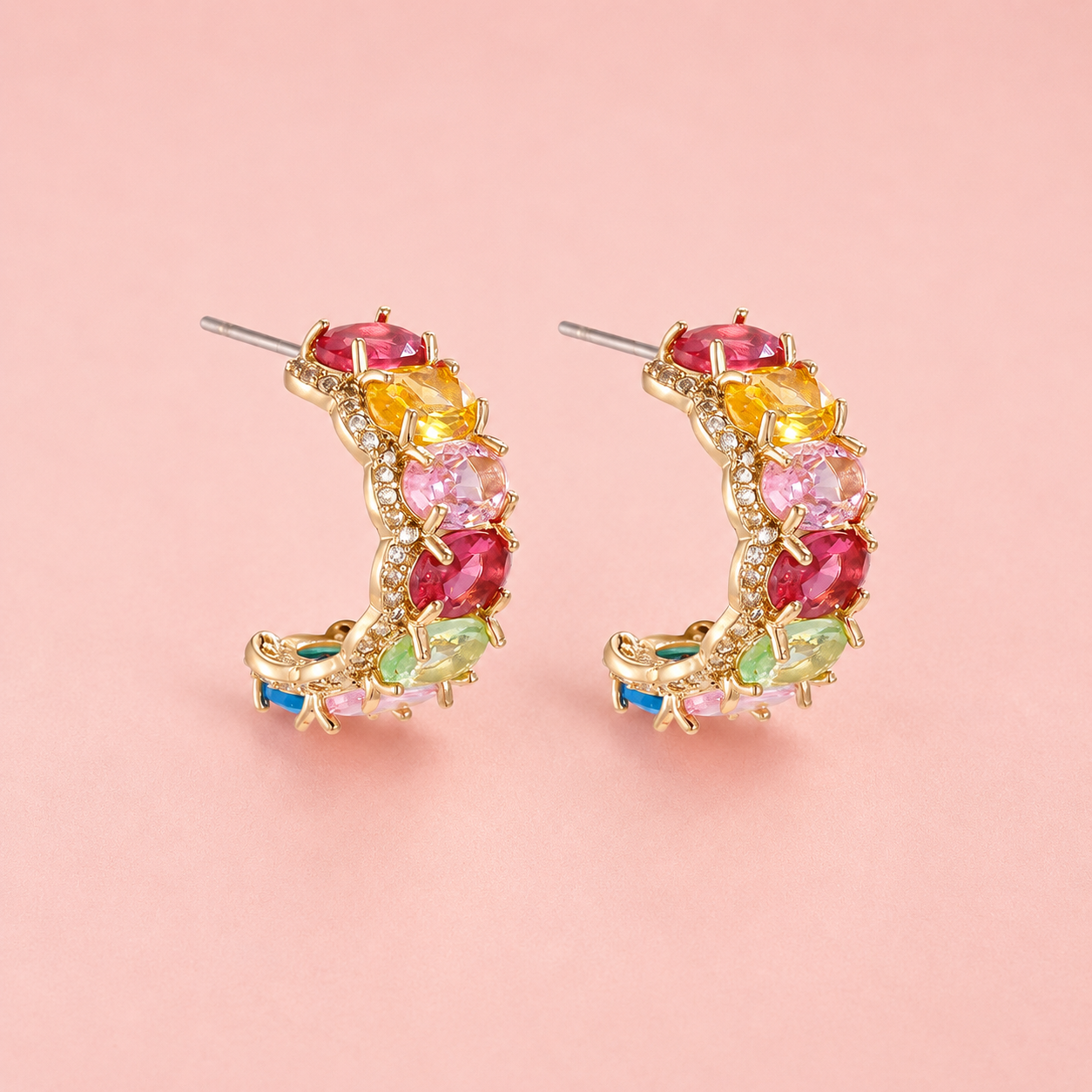 Halbcreolen mit bunten, ovalen Zirkonia "Magic" – vergoldet, 19 mm