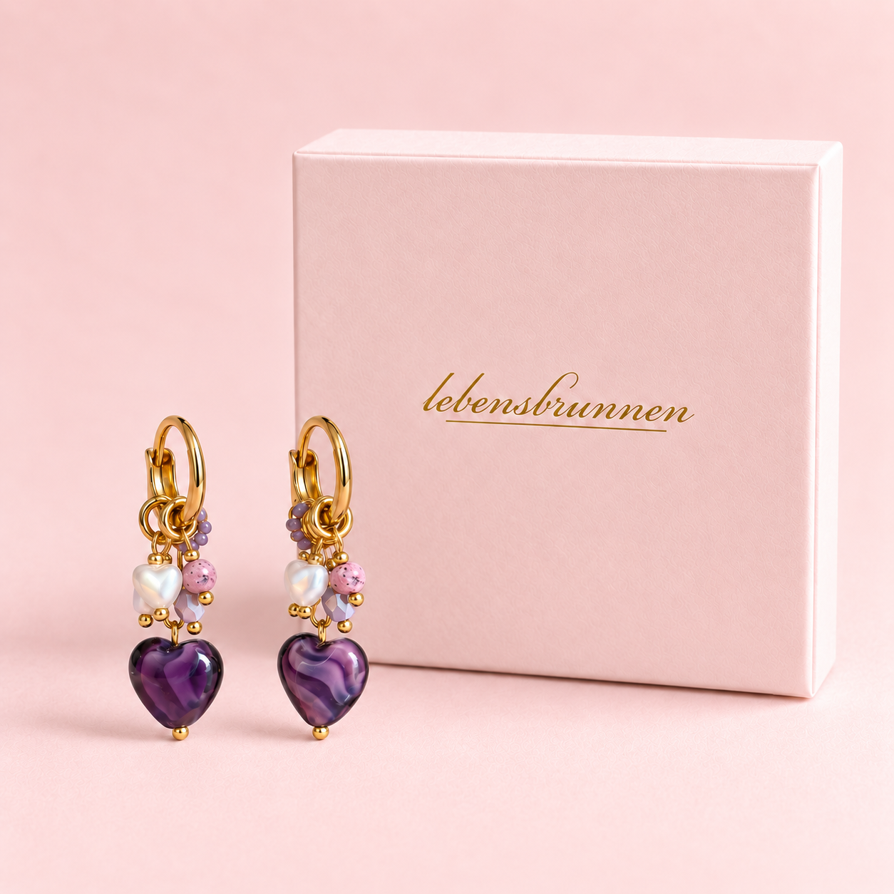 Violette Herz Ohrringe "Lila Heart" mit schönen Details – vergoldet, 45 × 13 mm