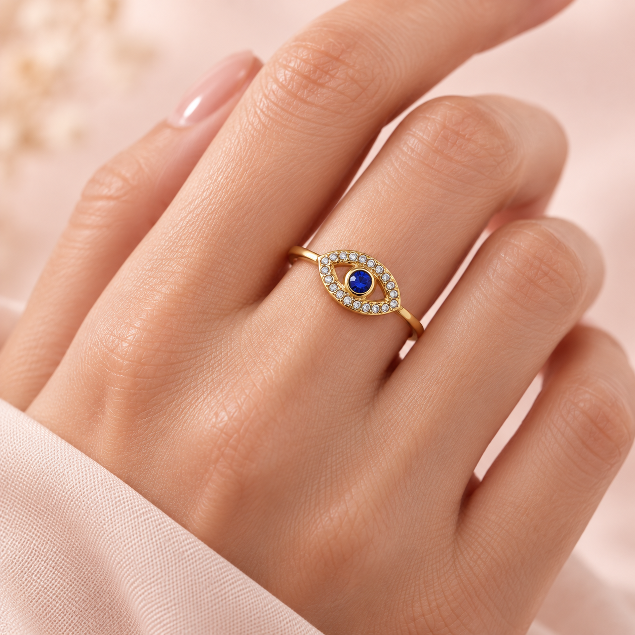 Schöner Ring mit blauem Augenmotiv und Zirkonia, verstellbar, vergoldet